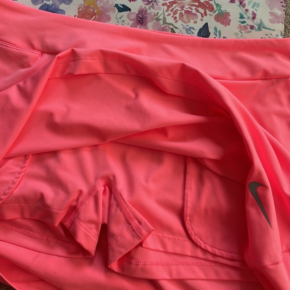 Nike dri fit tennis skirt - Picture 4 of 9